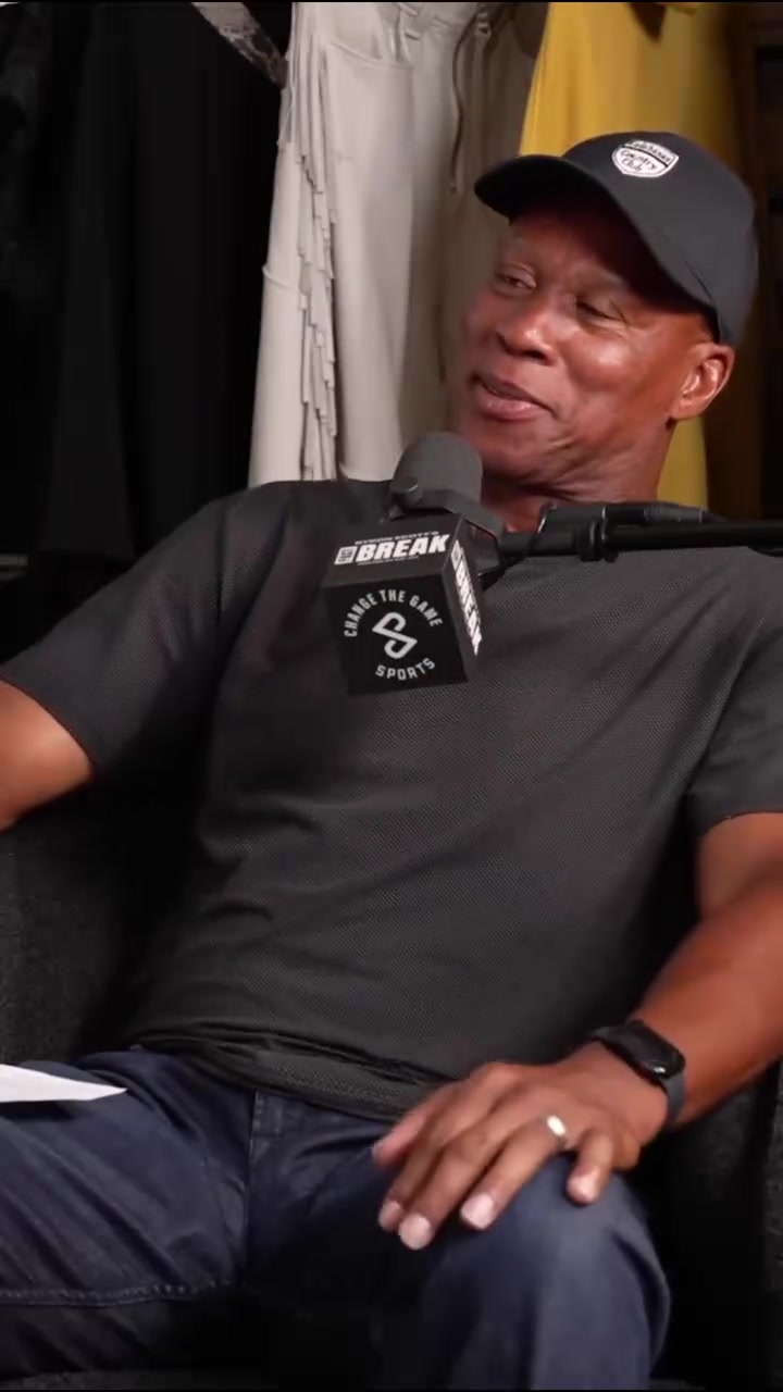 布萊恩肖選歷史最佳首發(fā)陣容魔術師喬丹伯德鄧肯奧尼爾