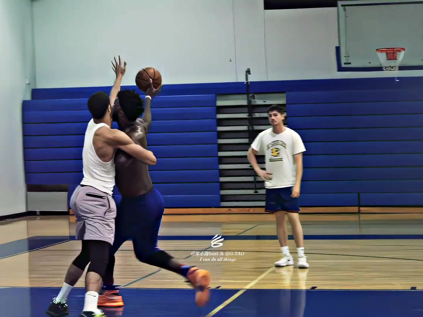 恩比德參加全明星單挑賽你就說(shuō)誰(shuí)能防住