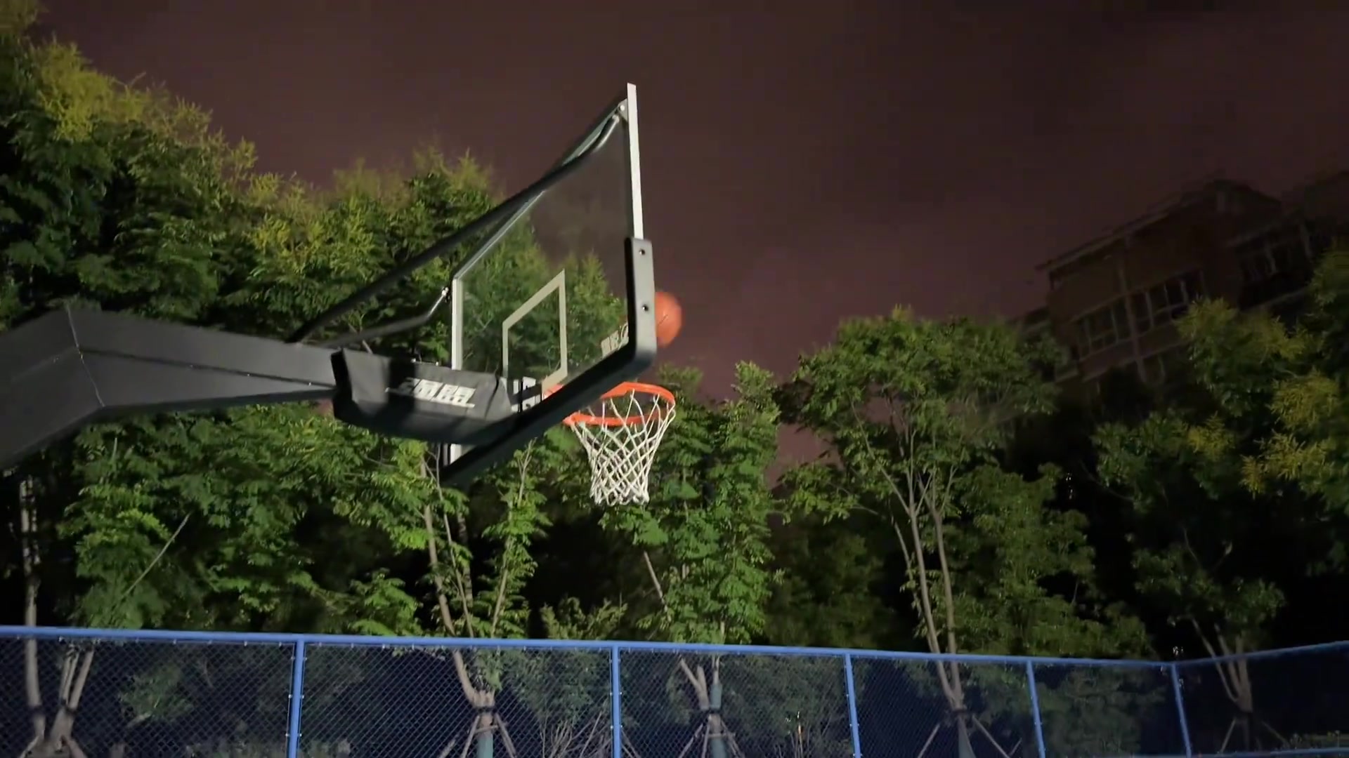 確實(shí)帥喬治這個(gè)小連招練出來(lái)找女朋友都快了