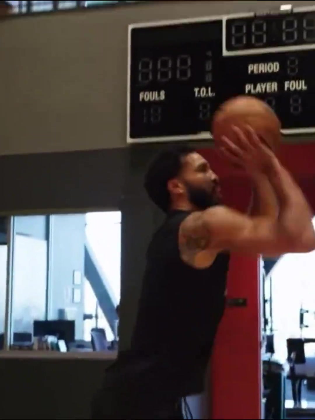 簡直是神速塔?圖姆跟腱重傷僅4個月就恢復(fù)有球訓(xùn)練 ..