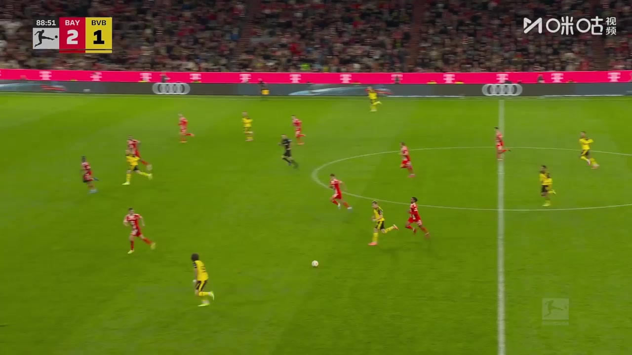 當(dāng)?shù)之?dāng)媽凱恩回防飛鏟化解射門(mén)本場(chǎng)踢中鋒踢中場(chǎng)又當(dāng)后衛(wèi)