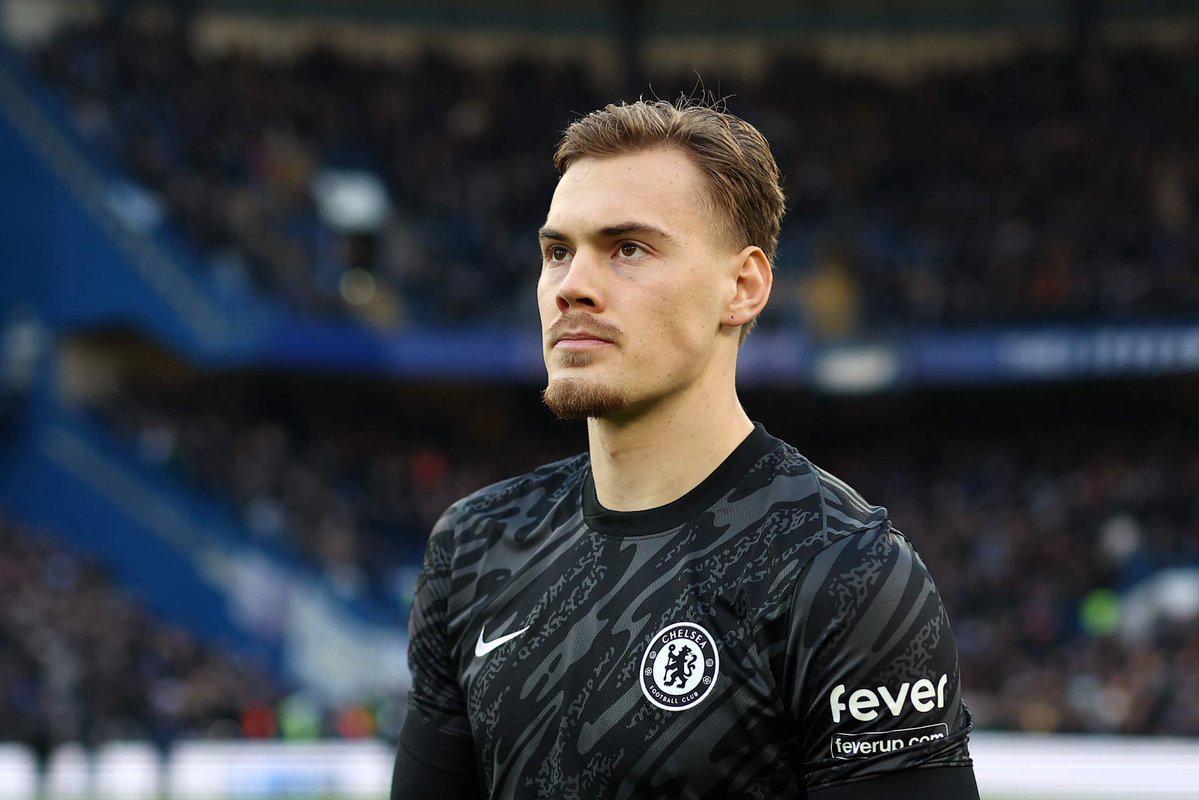 記者：切爾西暫時不考慮讓約恩森以外租的形式離隊