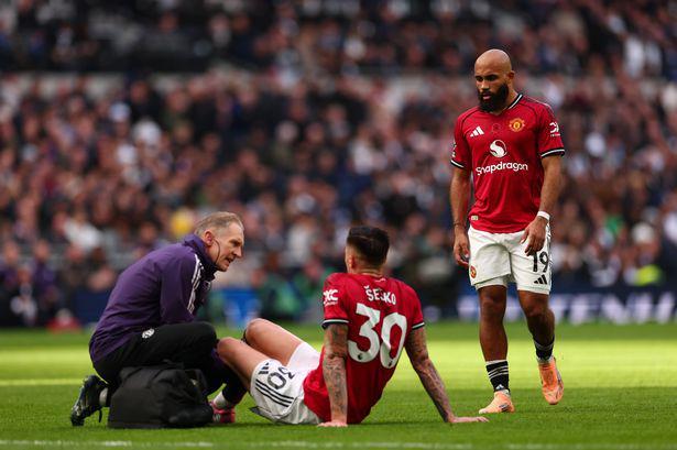 曼晚：若謝什科傷缺，曼聯(lián)可能在對(duì)陣埃弗頓時(shí)采用無鋒陣型