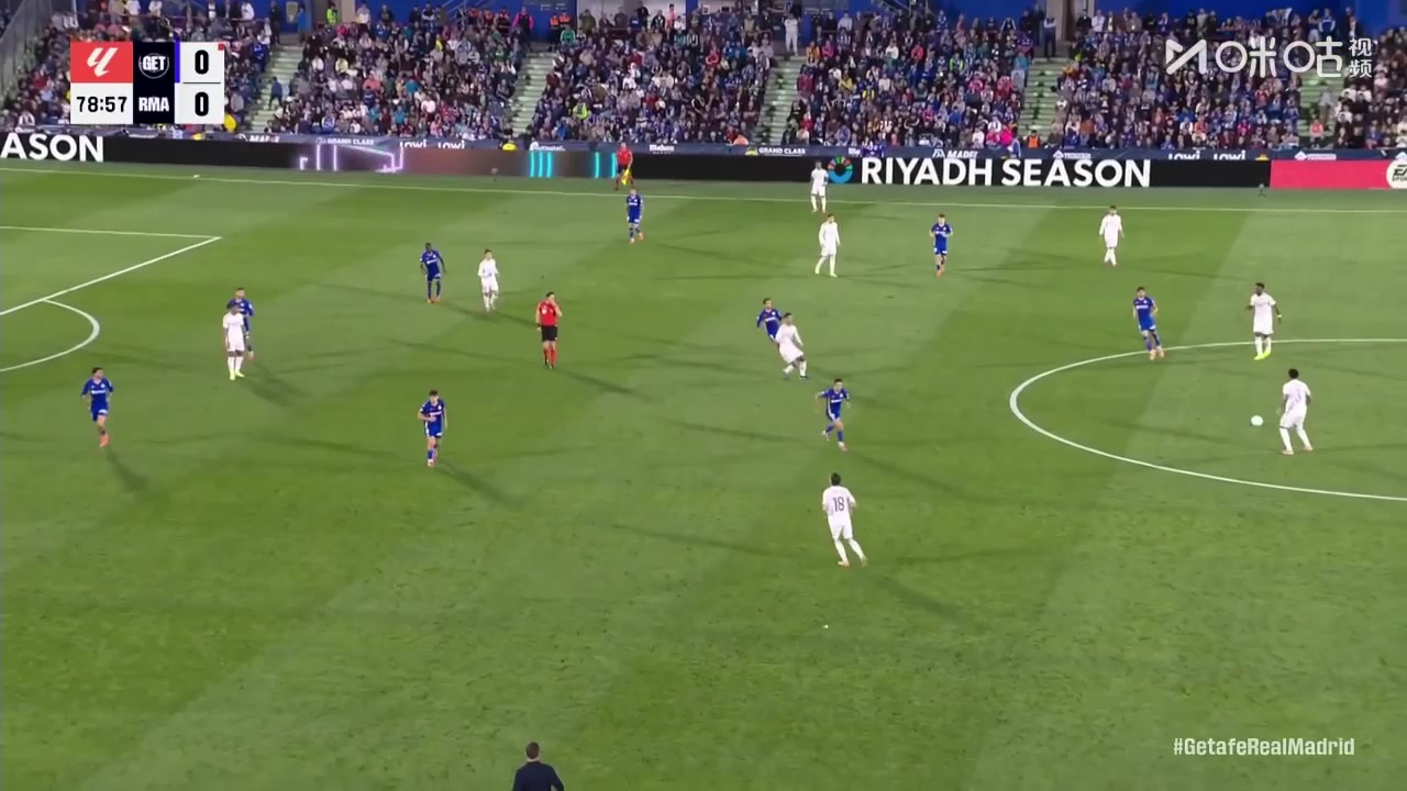 皇馬取得領(lǐng)先姆巴佩轉(zhuǎn)身抽射打破僵局居萊爾直塞送助攻