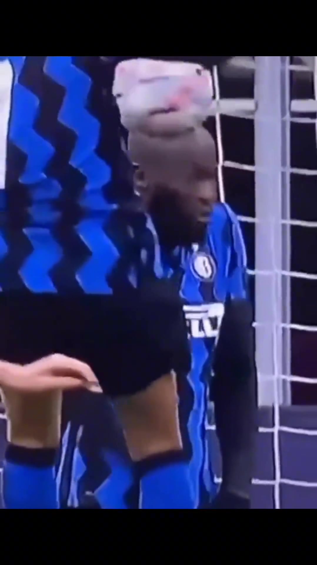 重溫盧卡庫(kù)國(guó)米名場(chǎng)面桑切斯頭球瞬間鐵憨憨眼神都亮了