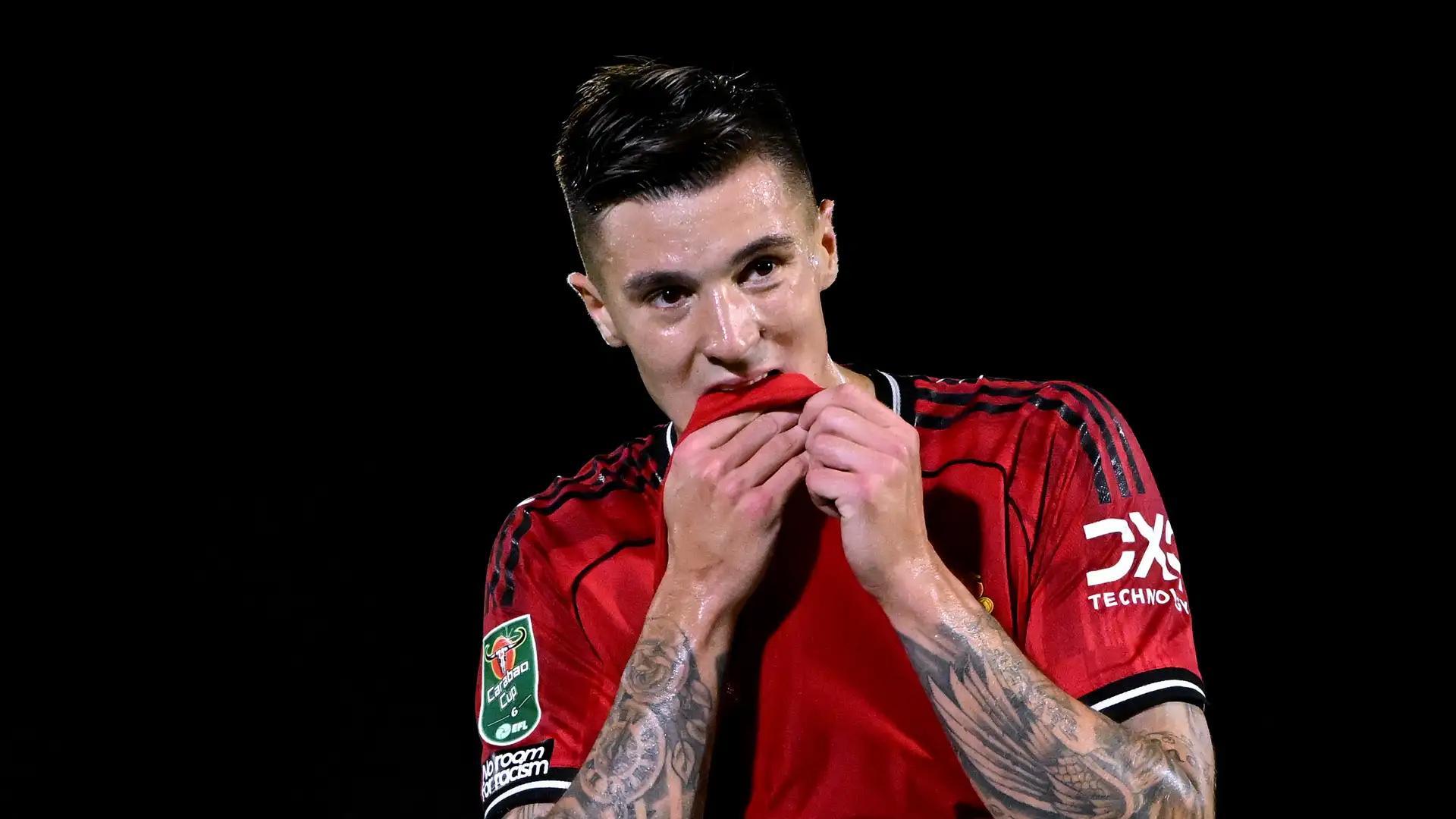 福勒：哲凱賴什比謝什科準(zhǔn)備更充分，后者看起來像個(gè)青訓(xùn)球員