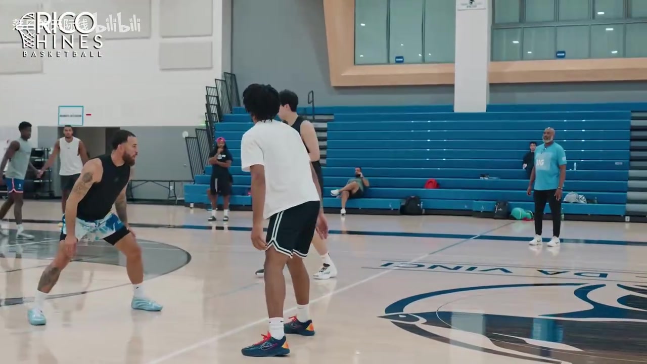 與隊(duì)友組隊(duì)出戰(zhàn)楊瀚森在訓(xùn)練師球局的攻防集錦越來越好了